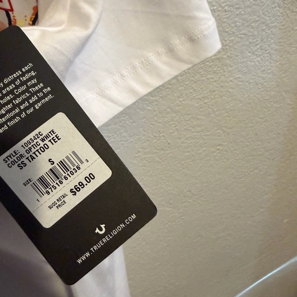 true religion tee - Picture 2 of 3